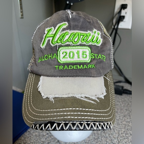 Hawaii Aloha 2015 State Island Logo Khaki Green Distressed Island Crew Cap Hat - Picture 1 of 9